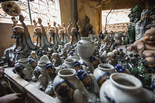 Vietnam ceramics statues pottery bat trang – Vietnam