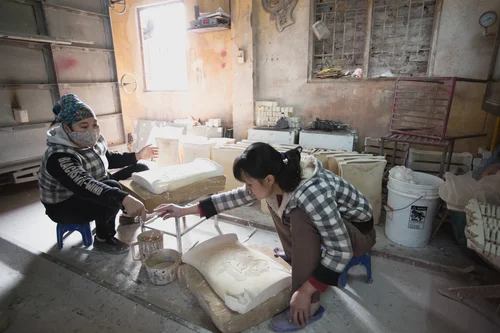 Vietnam women working pottery workshop craft – Vietnam