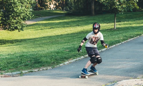New york skateboarder skateboard park helmet sport – New York