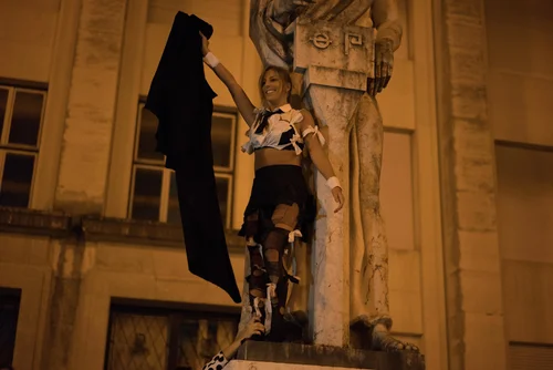 Portugal statue monument night cape man cloak – Portugal