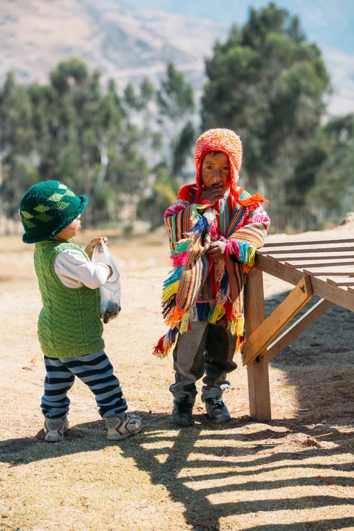 Peru child boy traditional dress colourful cusco – Peru
