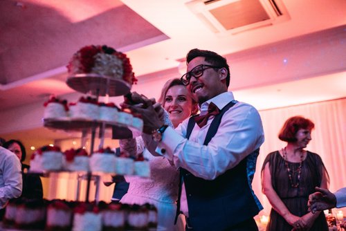Wedding cake cupcakes couple reception party – Wedding Photography