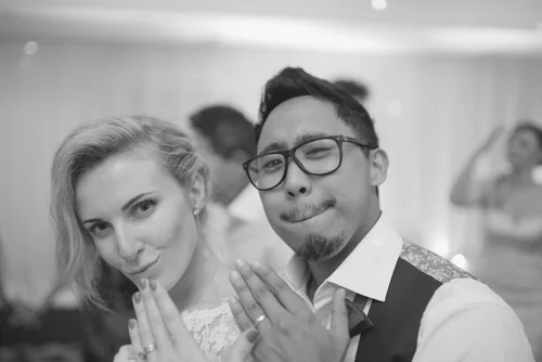 Wedding couple friends portrait black and white – Wedding Photography
