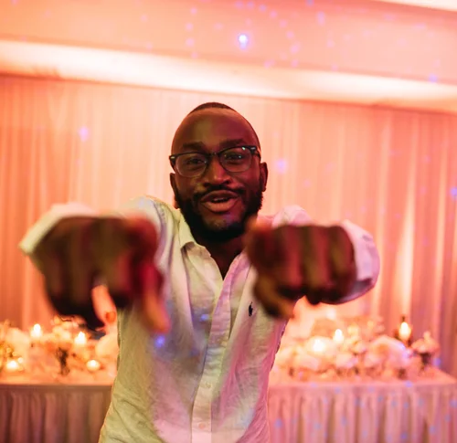 Wedding guest pointing fun party man glasses – Wedding Photography