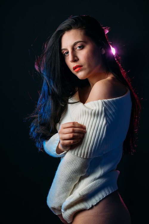 Woman pink light knit jumper studio long – Fashion & Portrait Photography