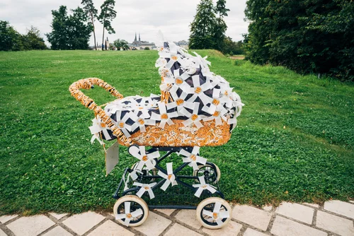 Luxembourg pram sculpture art park grass – Luxembourg