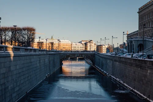Stockholm canal ice winter bridge buildings – Stockholm