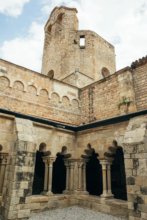 Barcelona church cloister gothic stone architecture monastery – Barcelona