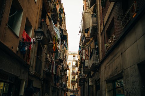 Barcelona narrow street old town gothic quarter – Barcelona