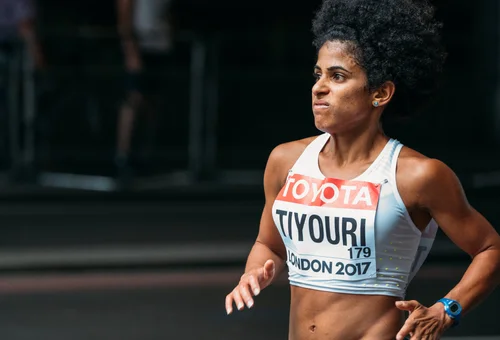 Athlete woman running marathon race london 2017 – Sports & Event Photography