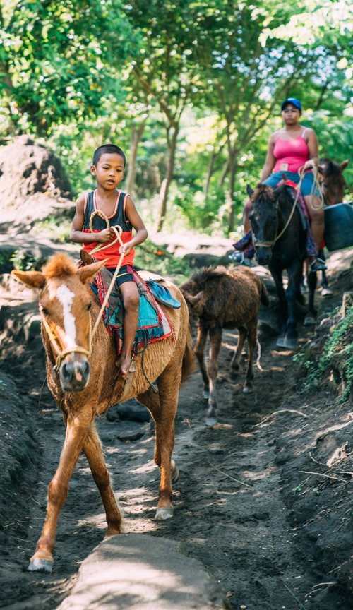 Philippines children horse riding taal trail – Philippines