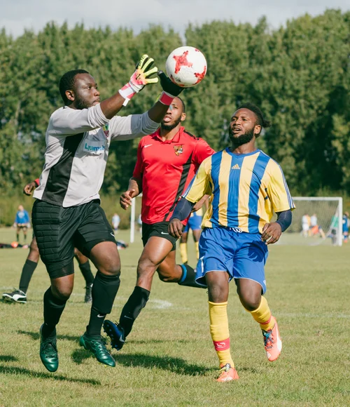 Grass roots football hackney marshes goalkeeper catch – Day 3 - Referee's insight and warm-up