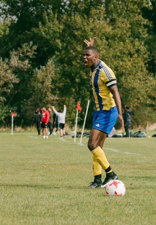 Grass roots football hackney marshes player yellow – Day 3 - Referee's insight and warm-up